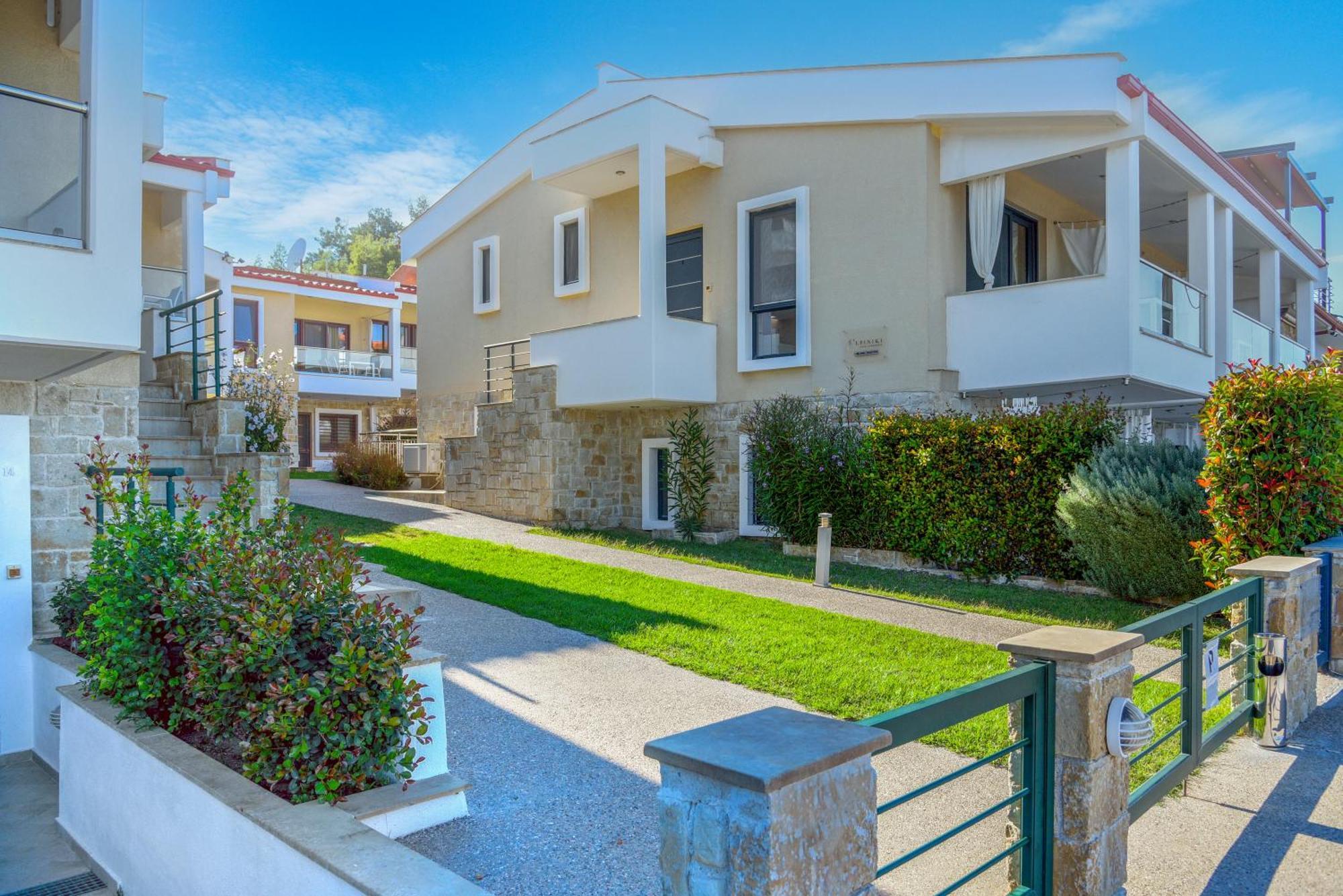 Elpiniki Luxury Apartments Nea Poteidaia Esterno foto