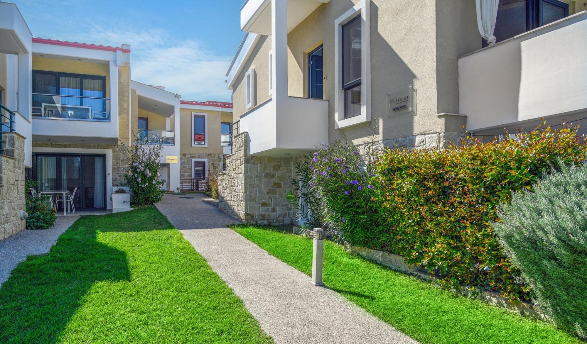 Elpiniki Luxury Apartments Nea Poteidaia Esterno foto