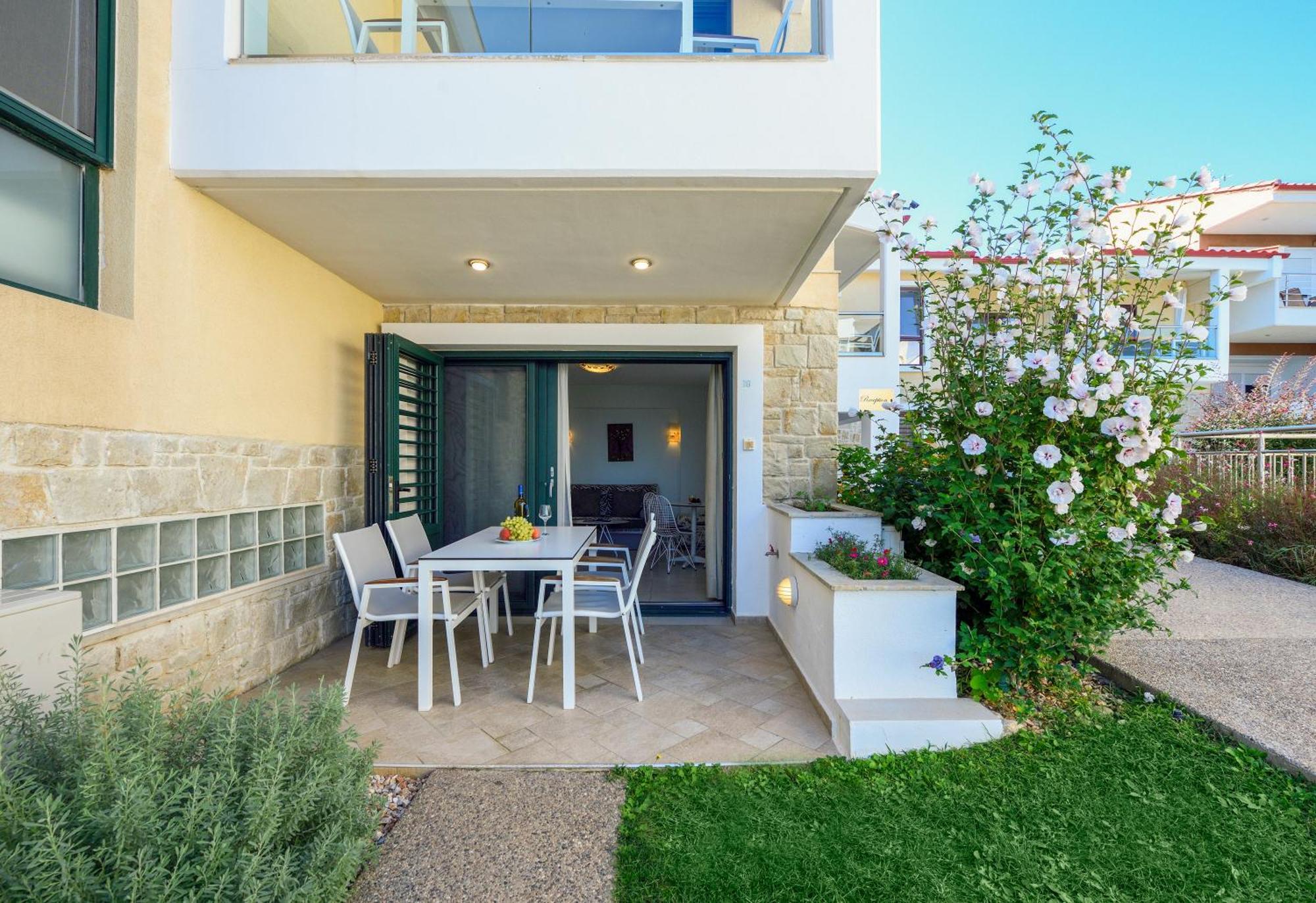 Elpiniki Luxury Apartments Nea Poteidaia Esterno foto