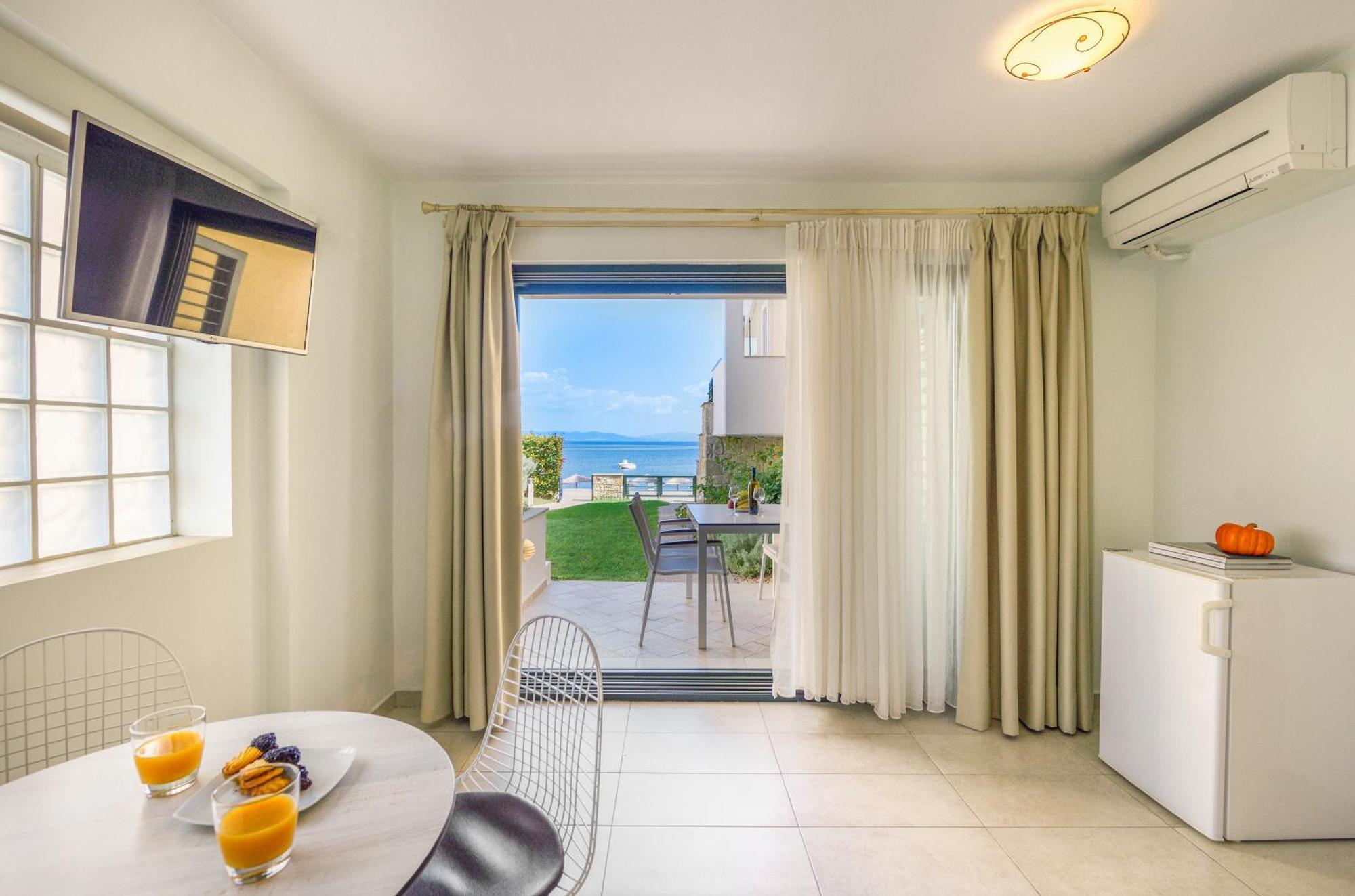 Elpiniki Luxury Apartments Nea Poteidaia Esterno foto